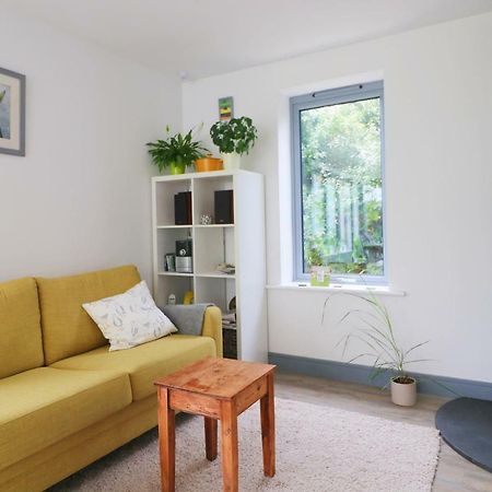 Modern Holiday Home Central St Merryn エクステリア 写真
