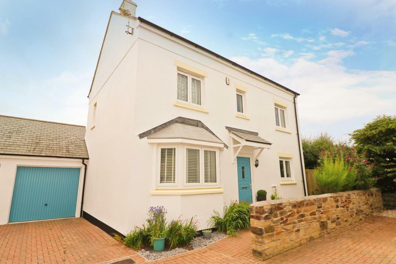 Modern Holiday Home Central St Merryn エクステリア 写真